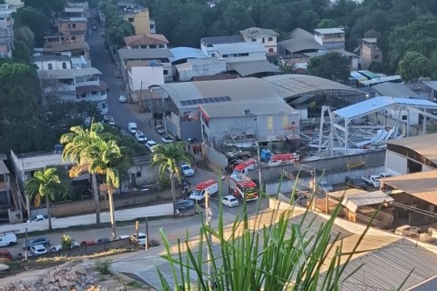 DESABAMENTO DE GALPÃO DEIXA TRÊS TRABALHADORES FERIDOS EM CACHOEIRO DE ITAPEMIRIM