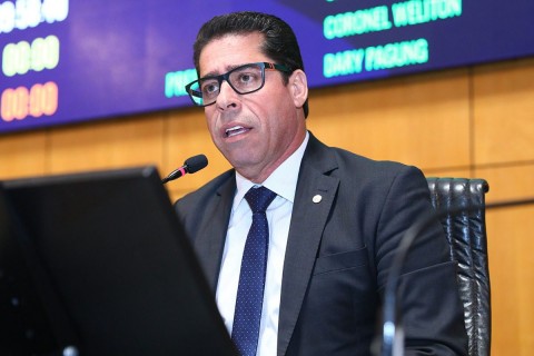 Deputados do ES podem ter desconto no salário por falta na Assembleia