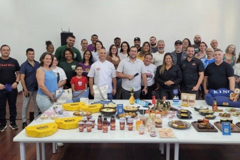 Cachoeiro celebra 85 anos de Roberto Carlos com roteiro de gastronomia e música