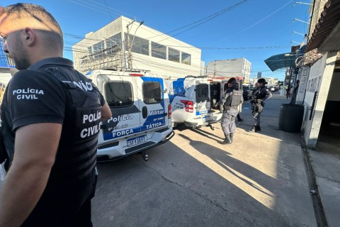 OPERAÇÃO "BEAGLE BOYS": POLÍCIA CIVIL DEFLAGRA AÇÃO CONTRA O TRÁFICO DE DROGAS EM BARRA DE ITAPEMIRIM E AUTUA CINCO PESSOAS EM FLAGRANTE