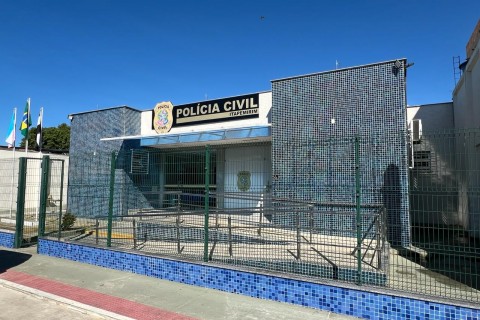 Homem é preso em flagrante após agredir irmã com doença de Parkinson em Itapemirim